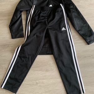 Boys size 7 adidas outfits perfect condition